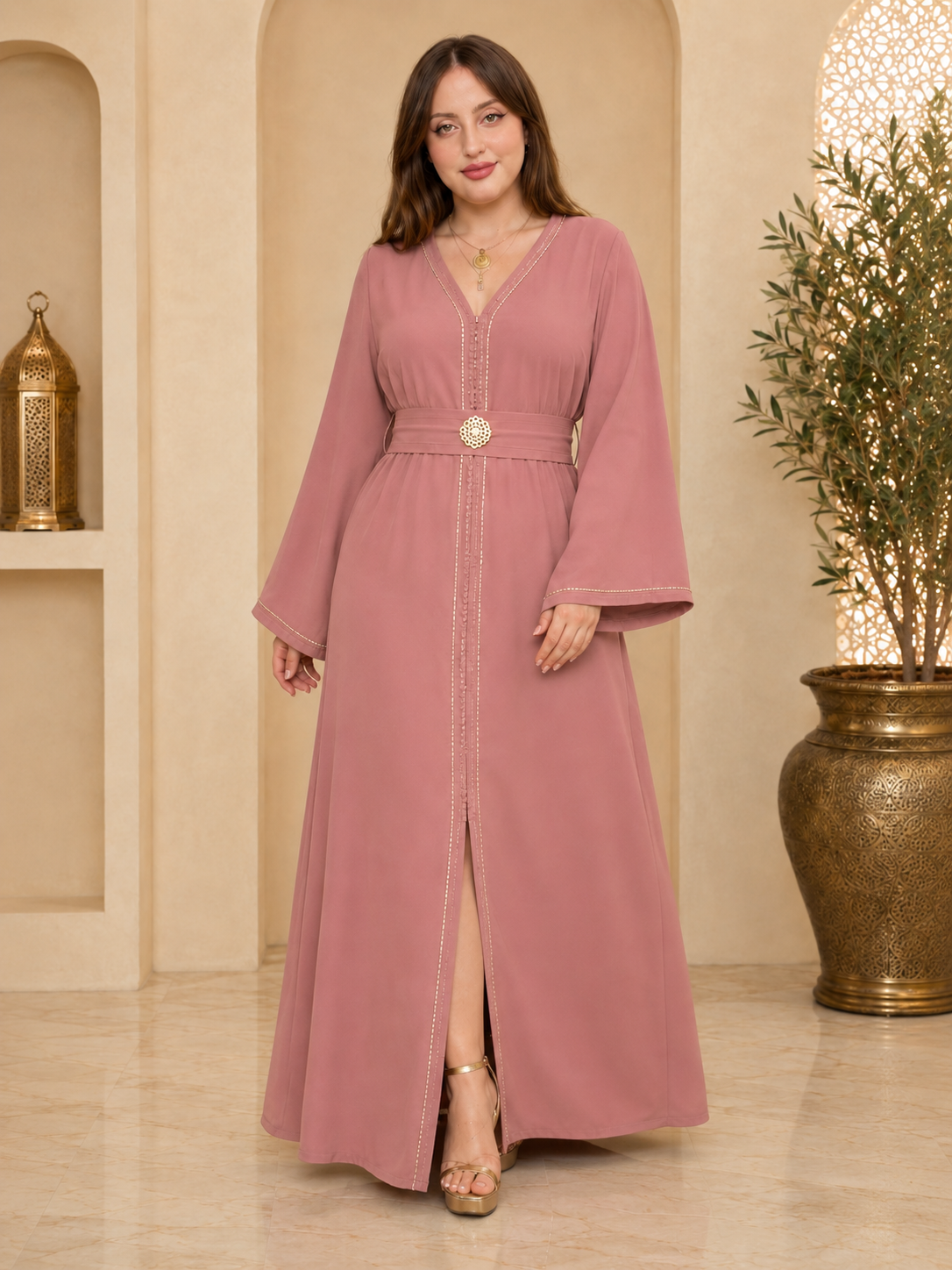 Caftan Brodé – Crêpe Fluide avec Ceinture Assortie