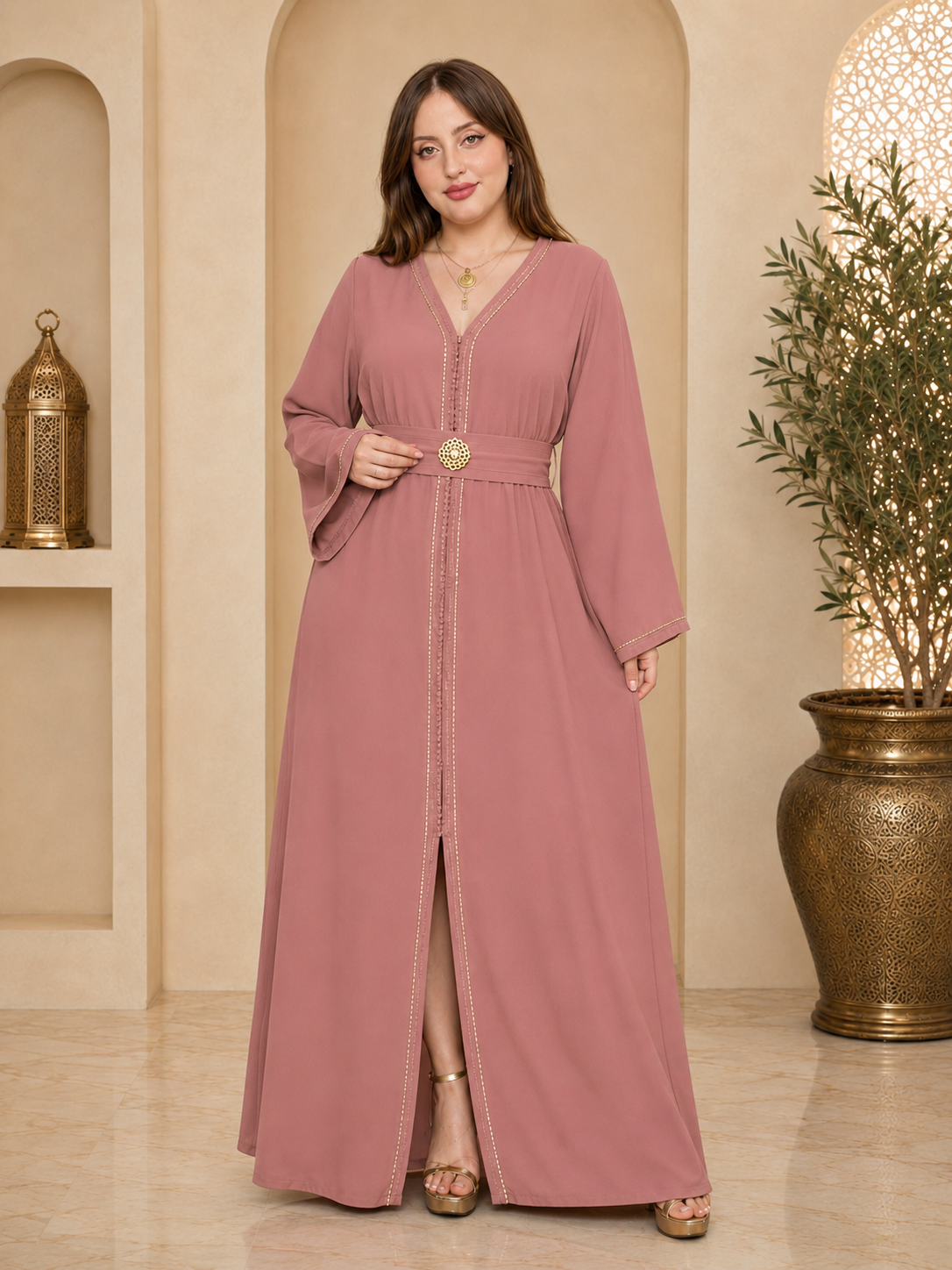Caftan Brodé – Crêpe Fluide avec Ceinture Assortie