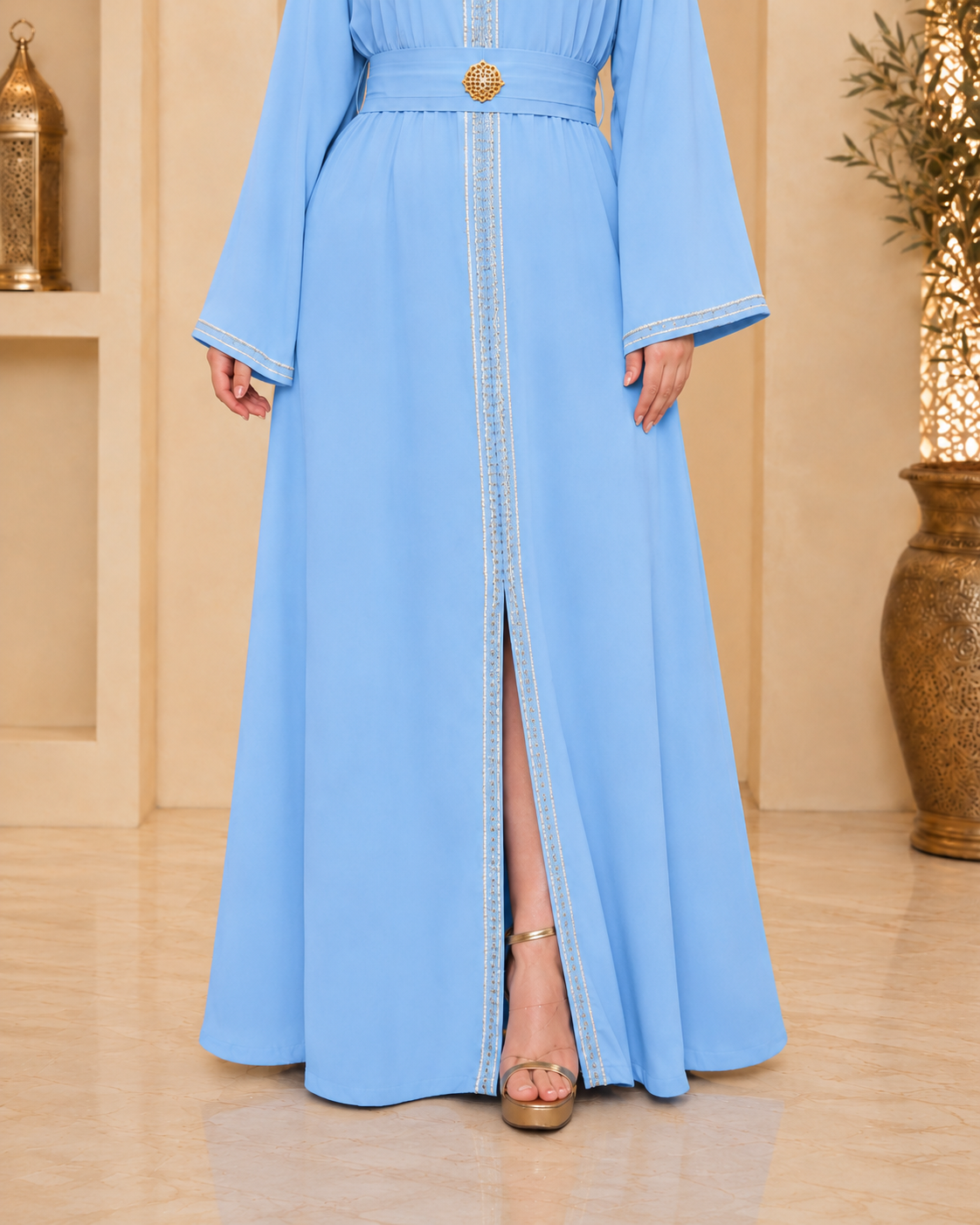 Caftan Brodé – Crêpe Fluide avec Ceinture Assortie